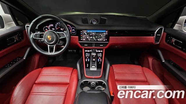 Porsche Cayenne 2023 — ფოტო 10/20