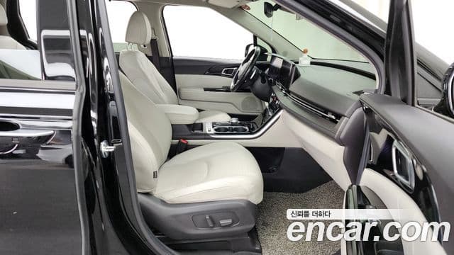 Kia Carnival 2020 — Фото 11/20