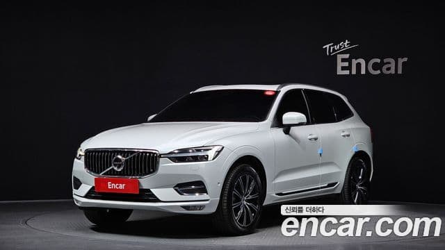 Volvo XC60 2021 — ფოტო 1/20