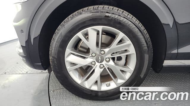 Genesis GV70 2023 — ფოტო 5/20