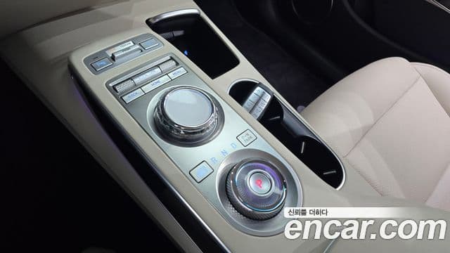 Genesis GV70 2022 — Şəkil 9/20