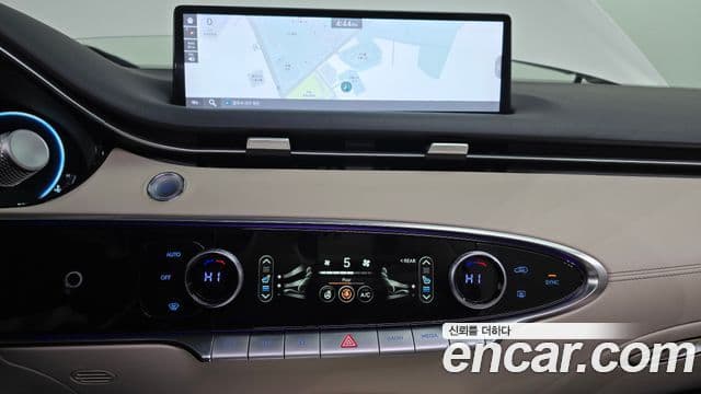 Genesis GV70 2022 — Şəkil 14/20