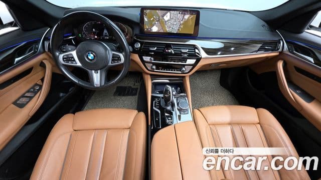 BMW 5 Series 2022 — Photo 17/20