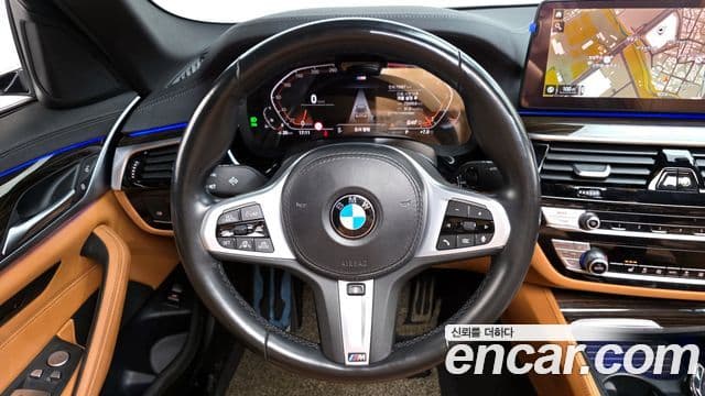 BMW 5 Series 2022 — ფოტო 13/20