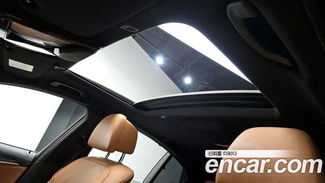 BMW 5 Series 2022 — ფოტო 18/20