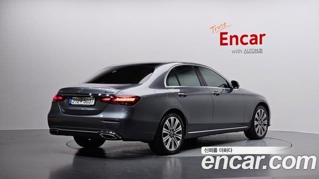 Mercedes-Benz E-Class 2021 — ფოტო 2/20