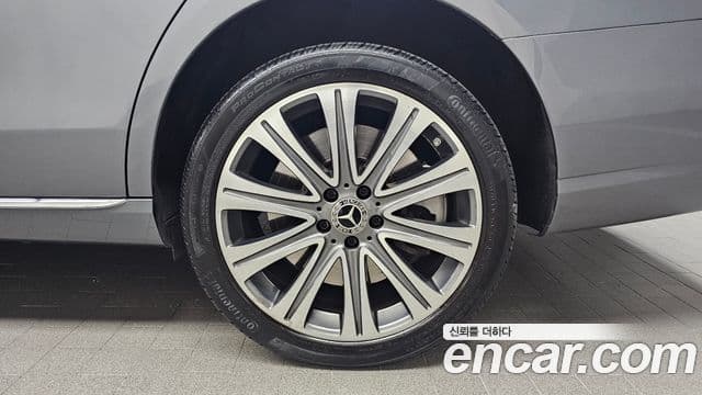 Mercedes-Benz E-Class 2021 — ფოტო 5/20