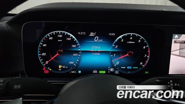 Mercedes-Benz E-Class 2021 — ფოტო 8/20