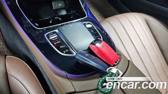 Mercedes-Benz E-Class 2021 — ფოტო 9/20