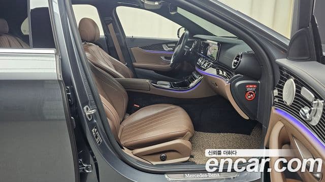 Mercedes-Benz E-Class 2021 — ფოტო 11/20
