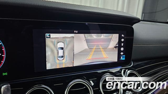 Mercedes-Benz E-Class 2021 — ფოტო 16/20