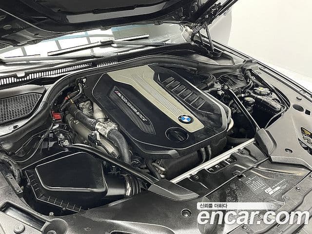 BMW 5 Series 2019 — Photo 11/20