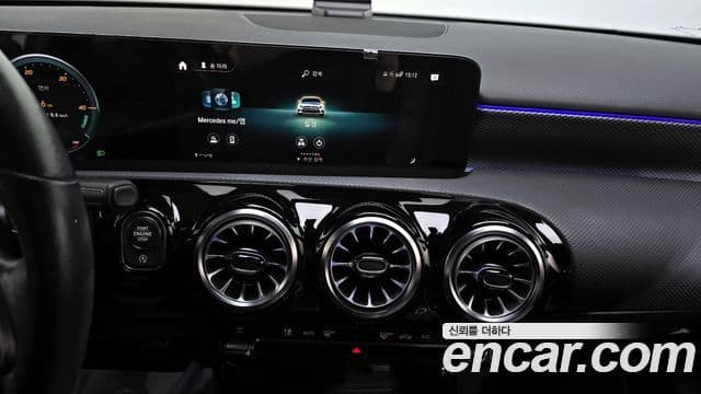 Mercedes-Benz A-Class 2021 — Şəkil 18/20