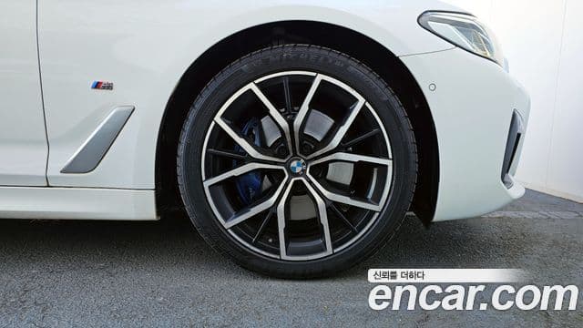 BMW 5 Series 2022 — Şəkil 5/20