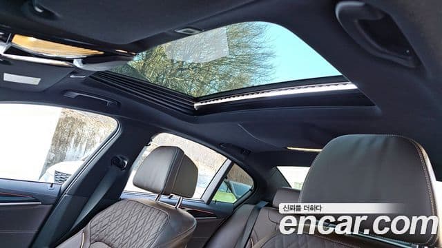 BMW 5 Series 2022 — Şəkil 14/20