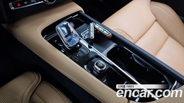 Volvo XC90 2022 — Şəkil 7/20
