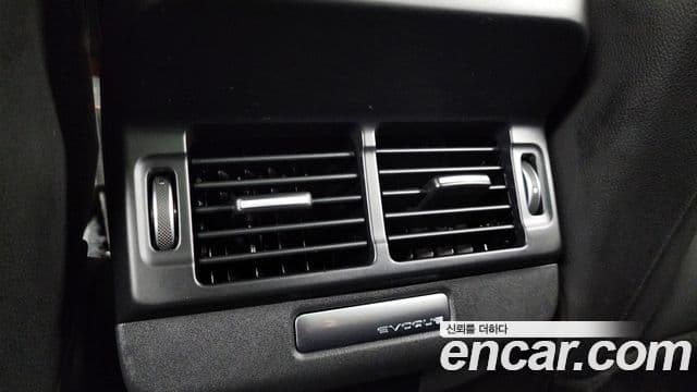 Land Rover Range Rover Evoque 2022 — Photo 19/20