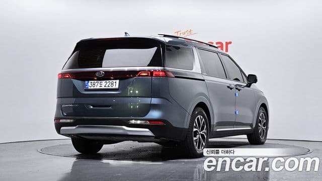 Kia Carnival 2021 — Фото 2/20