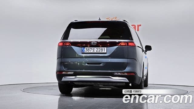 Kia Carnival 2021 — Фото 4/20