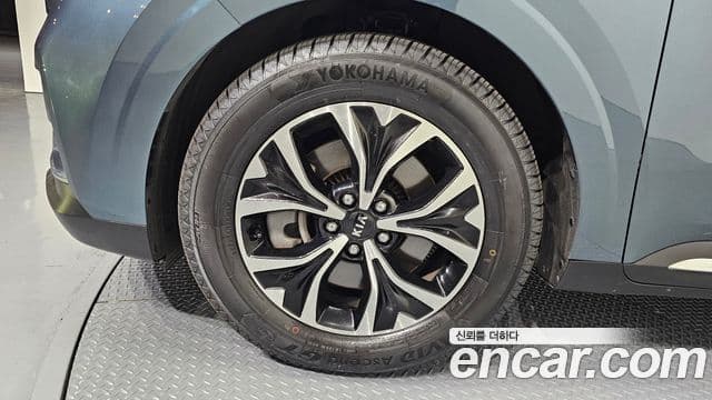 Kia Carnival 2021 — Фото 5/20