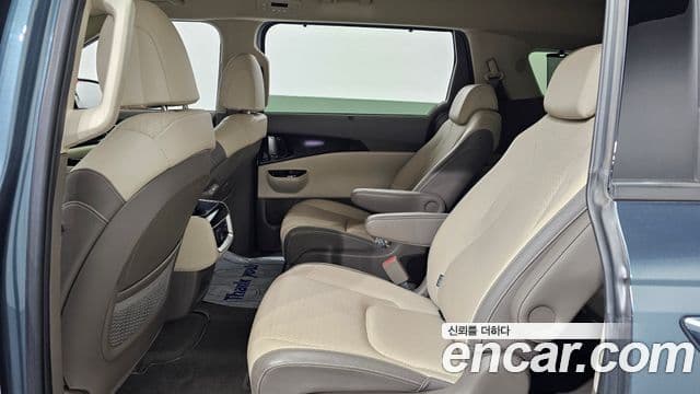 Kia Carnival 2021 — Фото 12/20