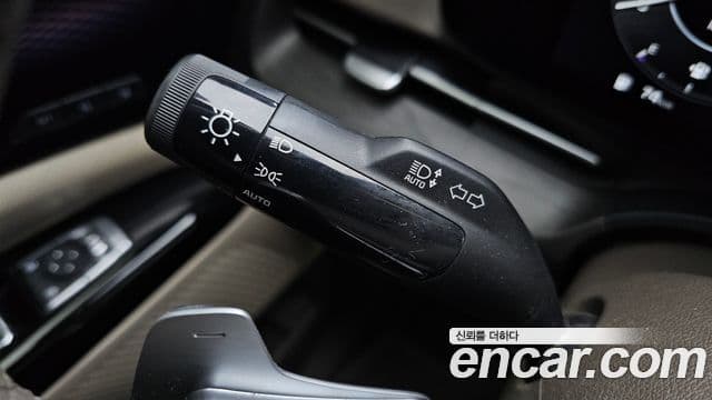 Kia Carnival 2021 — Фото 18/20