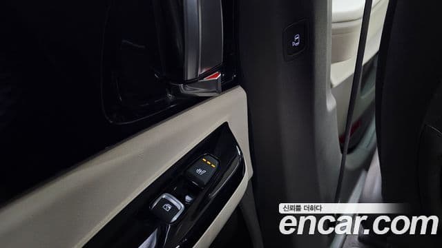 Kia Carnival 2021 — Фото 19/20