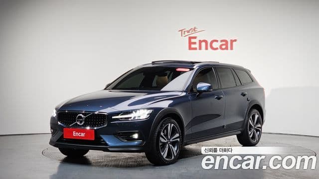 Volvo V60 Cross Country 2021 — ფოტო 10/20