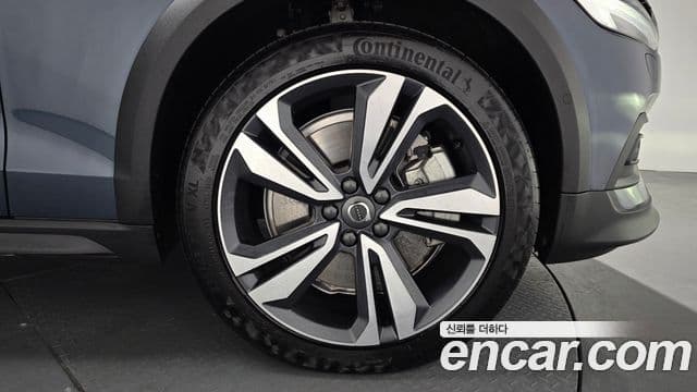 Volvo V60 Cross Country 2021 — ფოტო 5/20