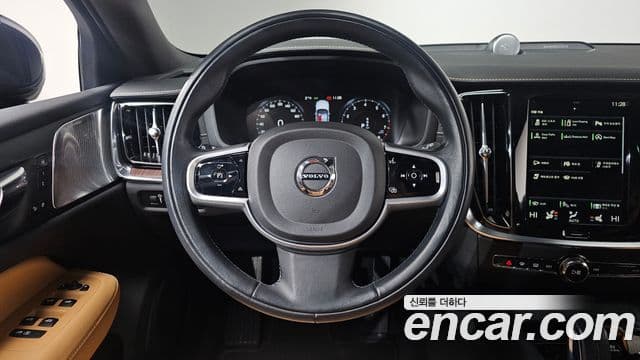 Volvo V60 Cross Country 2021 — ფოტო 14/20