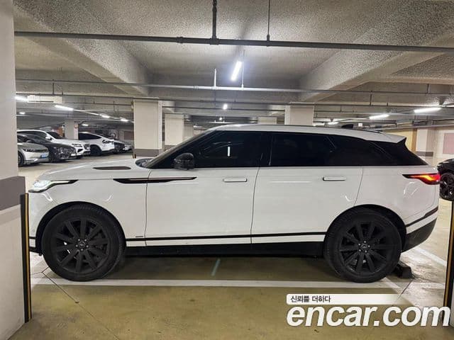 Land Rover Range Rover Velar 2018 — ფოტო 15/20