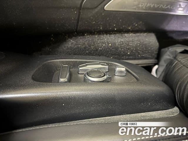 Land Rover Range Rover Velar 2018 — ფოტო 19/20