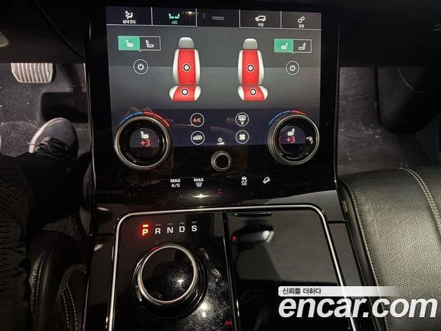 Land Rover Range Rover Velar 2018 — ფოტო 18/20