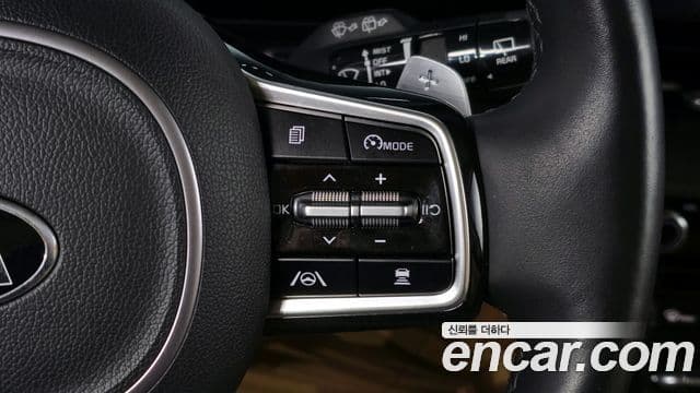 Kia Carnival 2021 — Şəkil 15/20