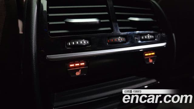 BMW 5 Series 2019 — Şəkil 19/20