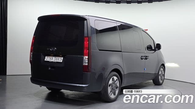Hyundai Staria 2022 — Фото 2/20