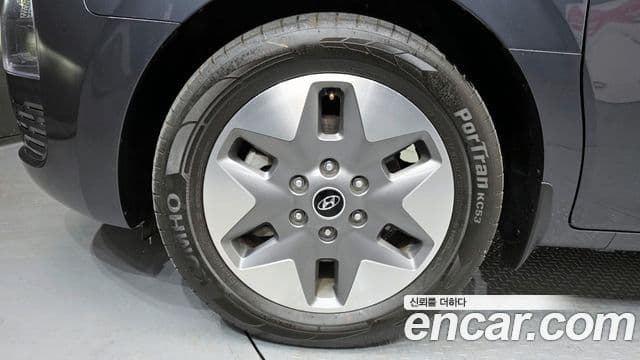 Hyundai Staria 2022 — Фото 5/20