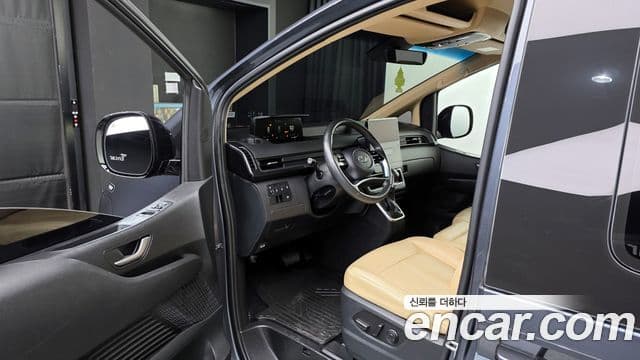 Hyundai Staria 2022 — Фото 10/20