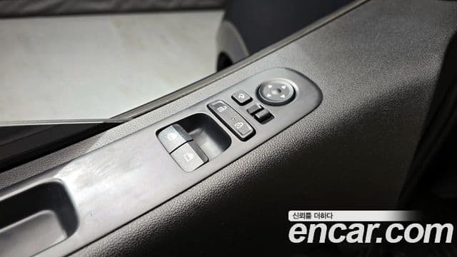 Hyundai Staria 2022 — Фото 11/20