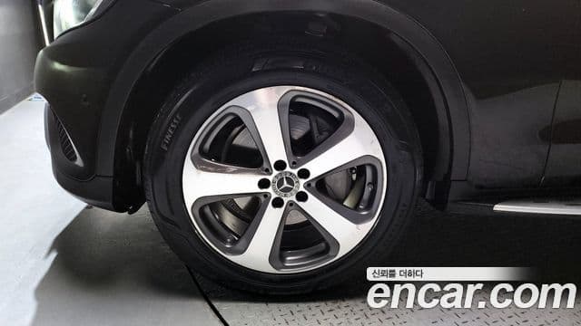 Mercedes-Benz GLC-Class 2019 — ფოტო 4/20
