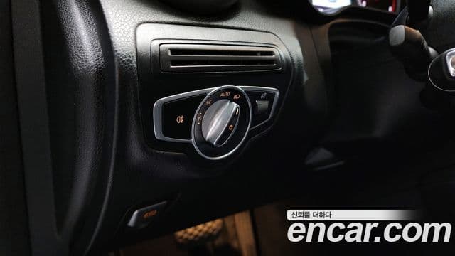 Mercedes-Benz GLC-Class 2019 — ფოტო 17/20