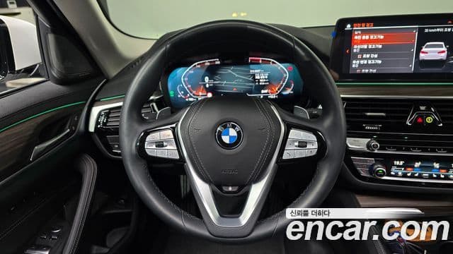 BMW 5 Series 2023 — Şəkil 12/20