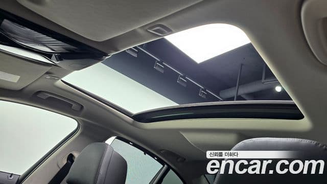 BMW 5 Series 2023 — фото 17 из 20