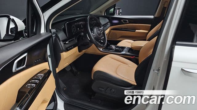 Kia Carnival 2021 — Фото 11/20