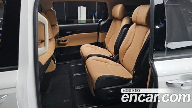 Kia Carnival 2021 — Фото 12/20