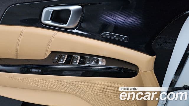 Kia Carnival 2021 — Фото 17/20