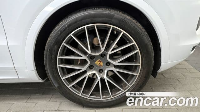 Porsche Cayenne 2022 — Şəkil 15/20