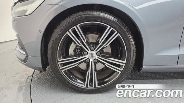 Volvo S60 2019 — Şəkil 5/20
