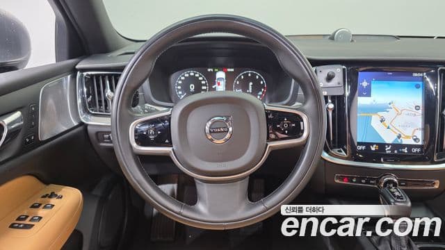 Volvo S60 2019 — Şəkil 13/20