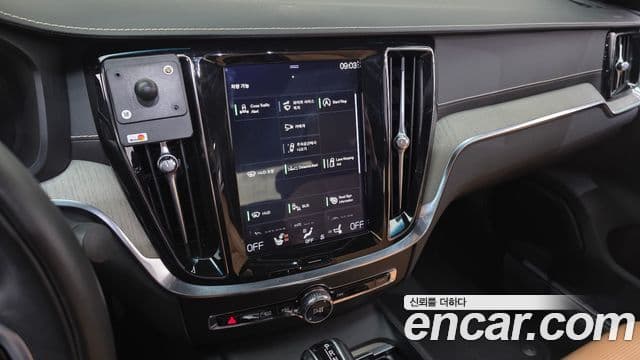 Volvo S60 2019 — Şəkil 14/20